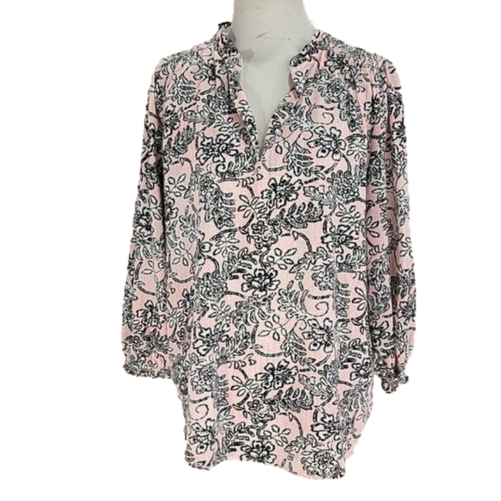 C&E V neck high collar blouse